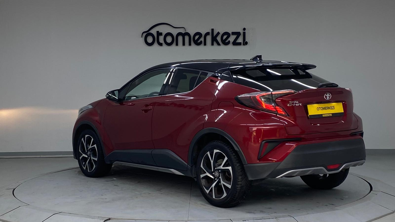 TOYOTA C-HR 3